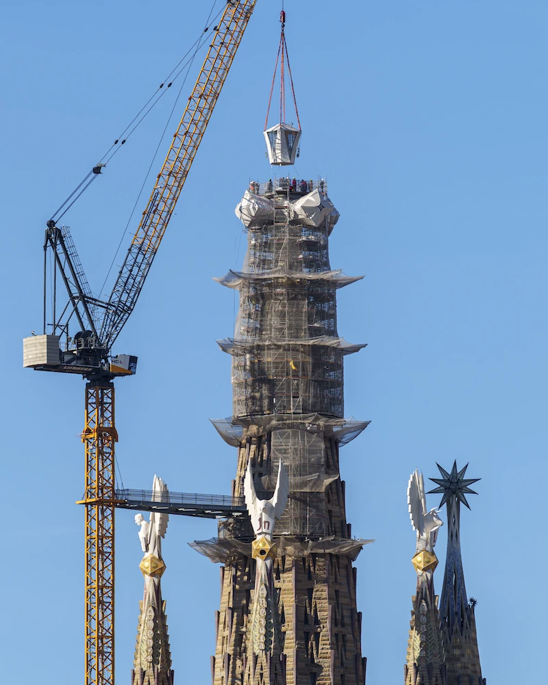 Crane and upper-tower construction at Sagrada Família