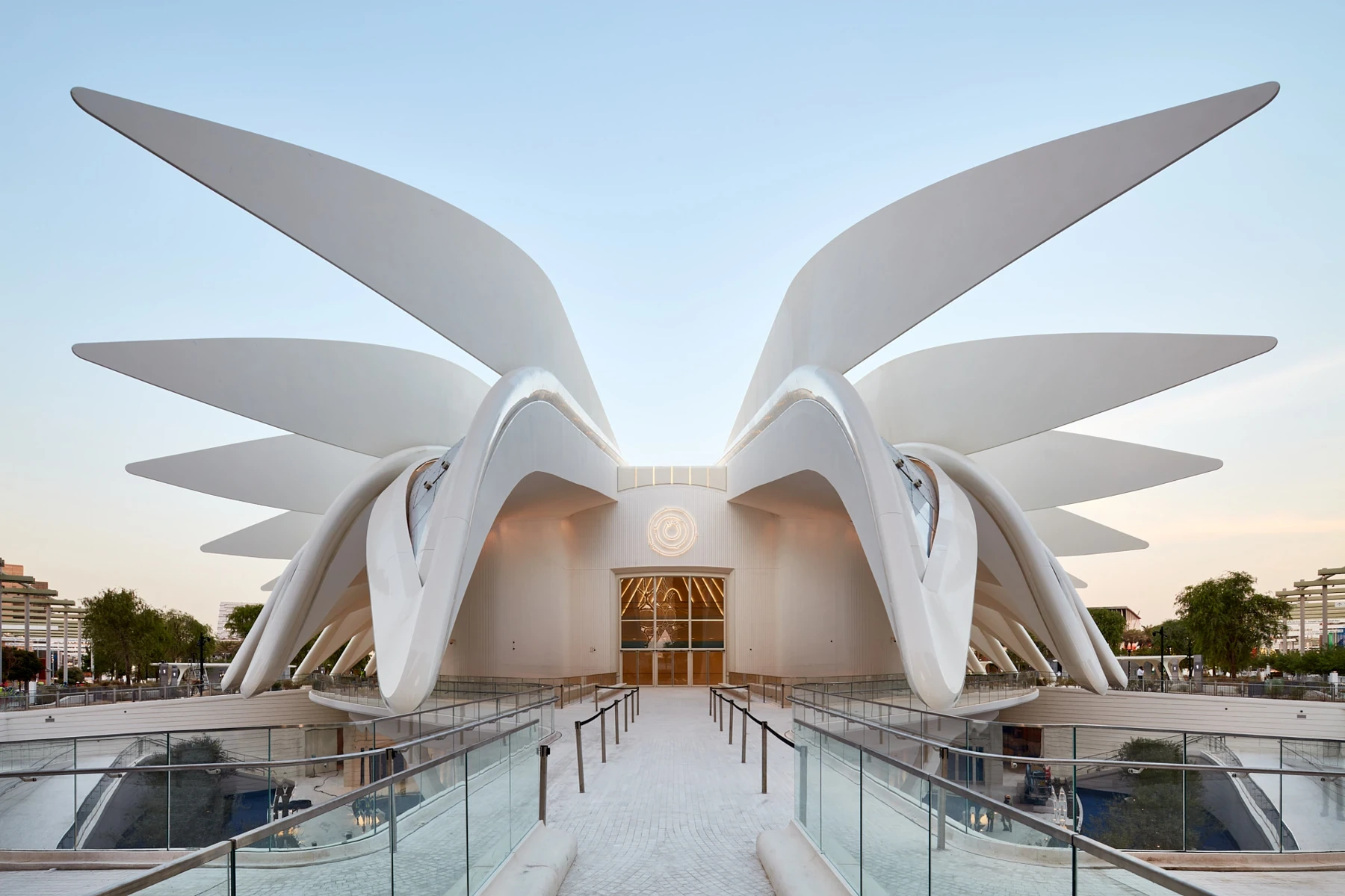 UAE pavilion: opened wings and entrance