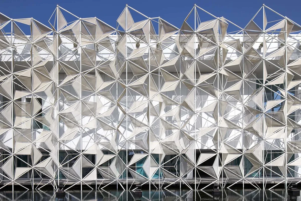 Japan pavilion: freestanding facade and water edge