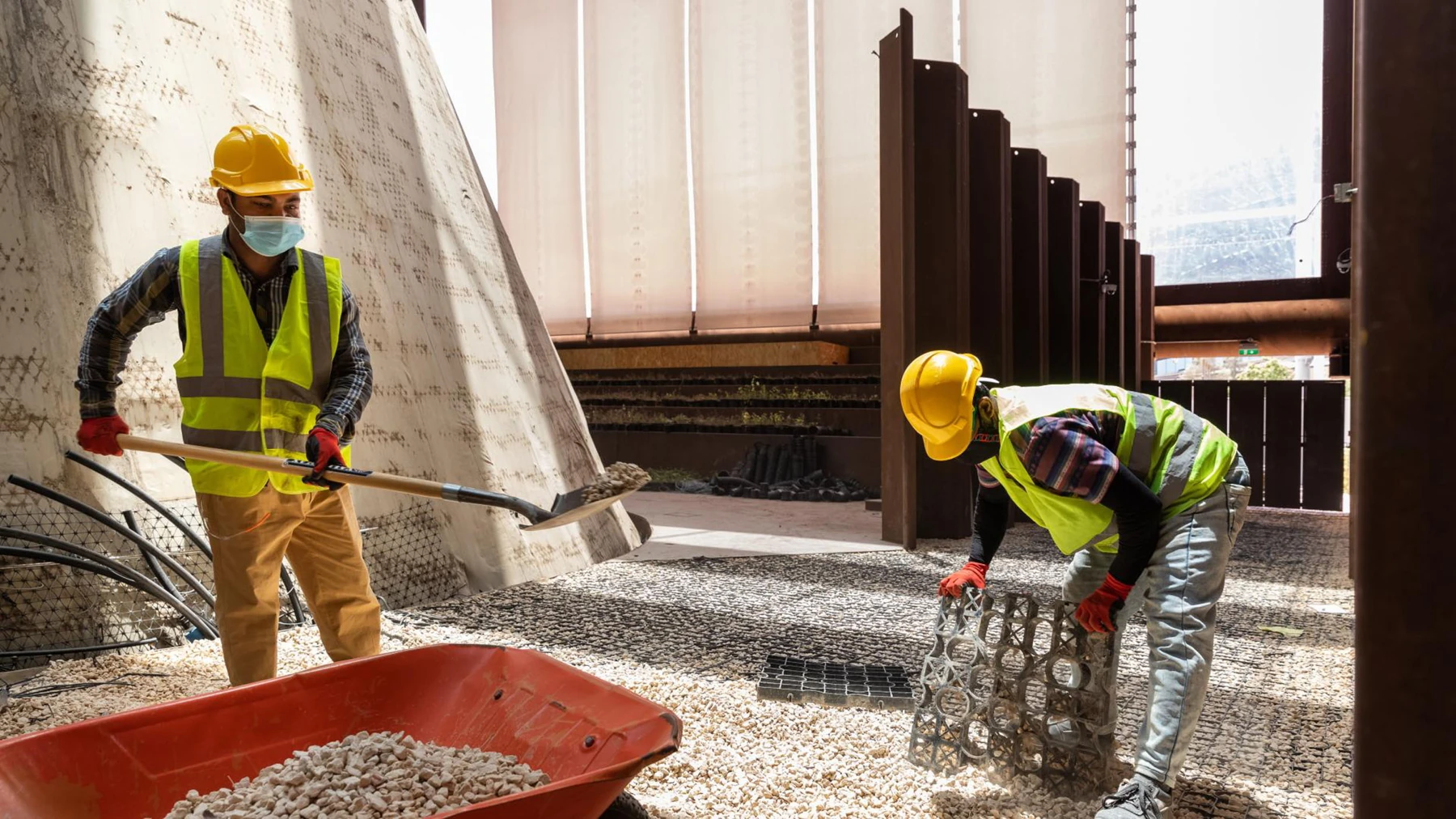 Netherlands pavilion: workers during dismantling