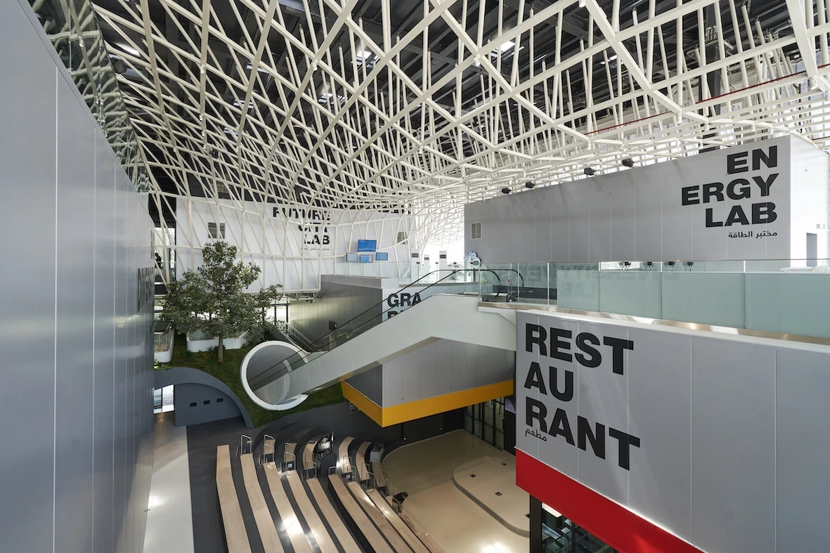 Germany pavilion: interior roof and exhibition volumes