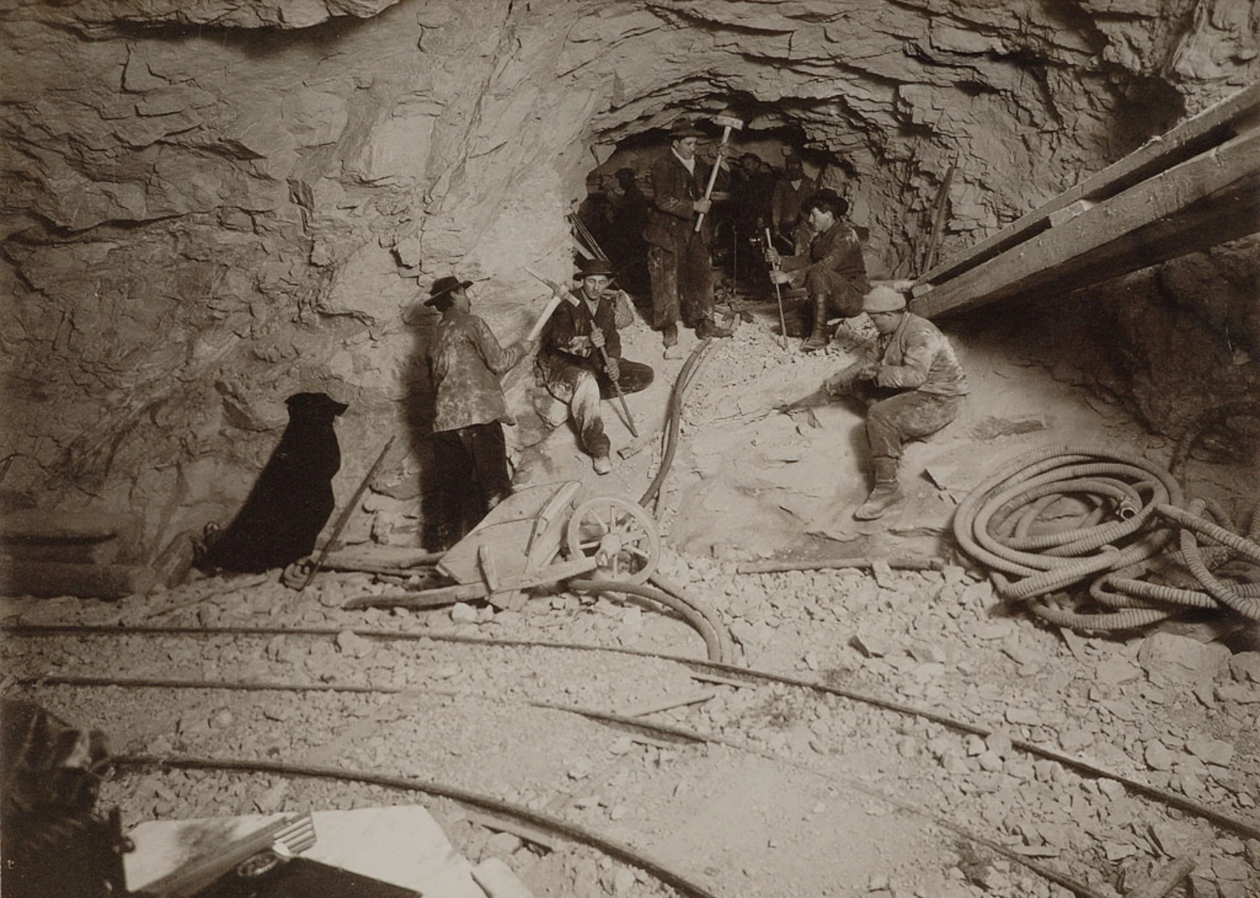 Work inside the railway tunnel