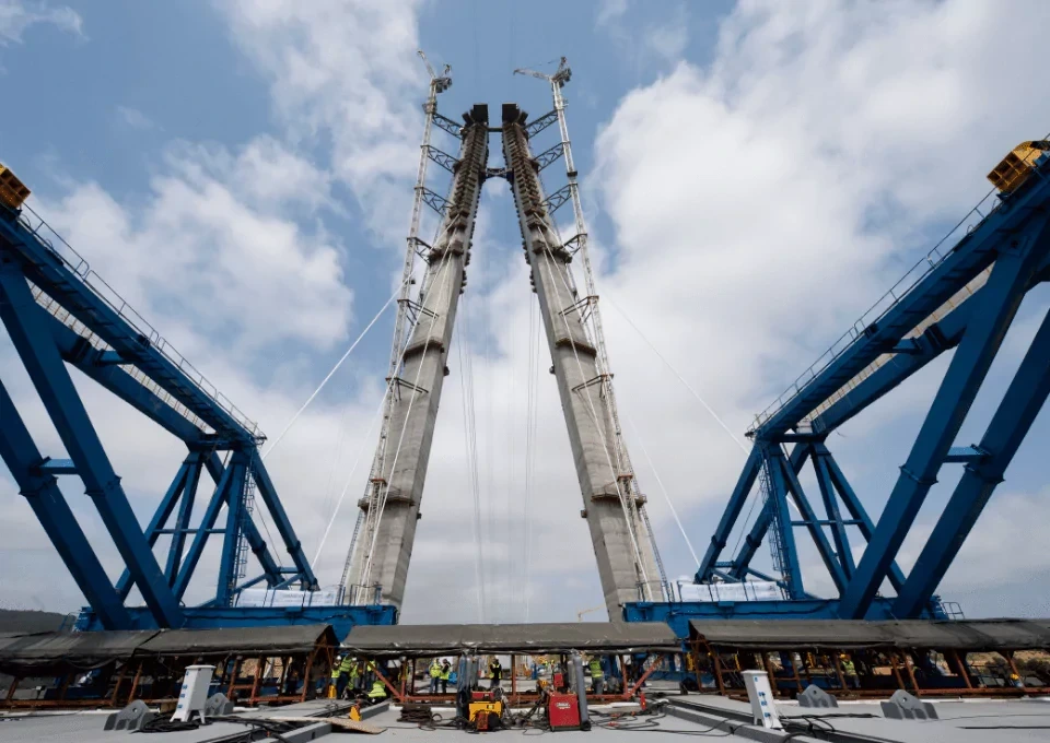 Yavuz Sultan Selim bridge: deck and tower erection