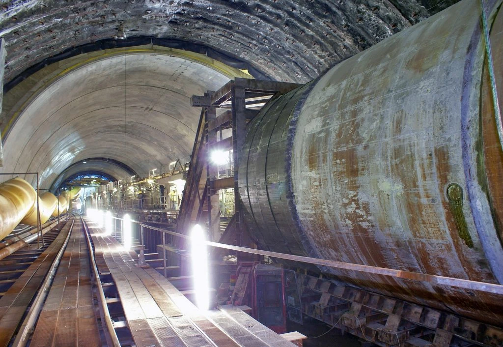 Marmaray: tunnel and railway installation