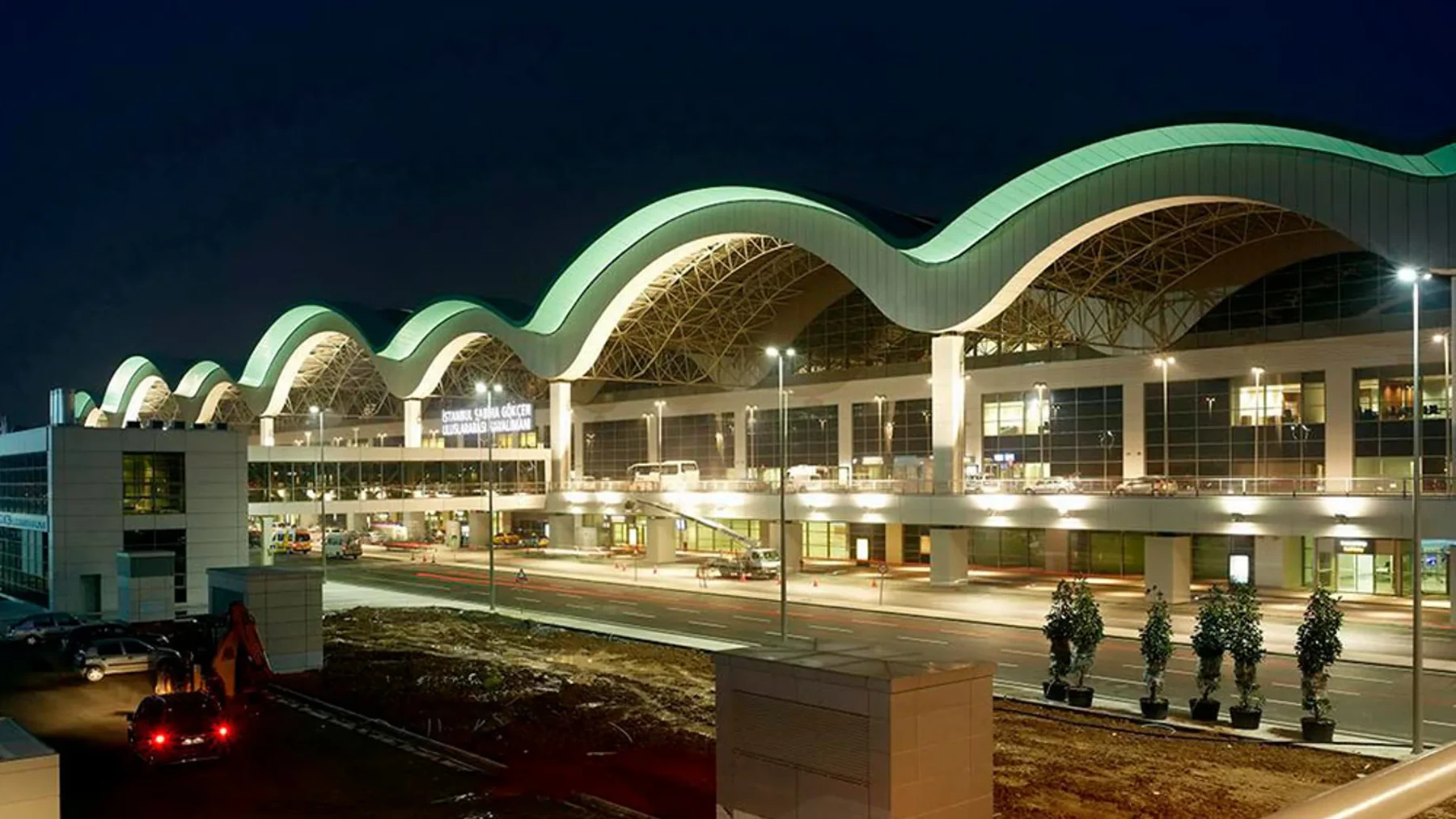 Sabiha Gökçen terminal: exterior at night