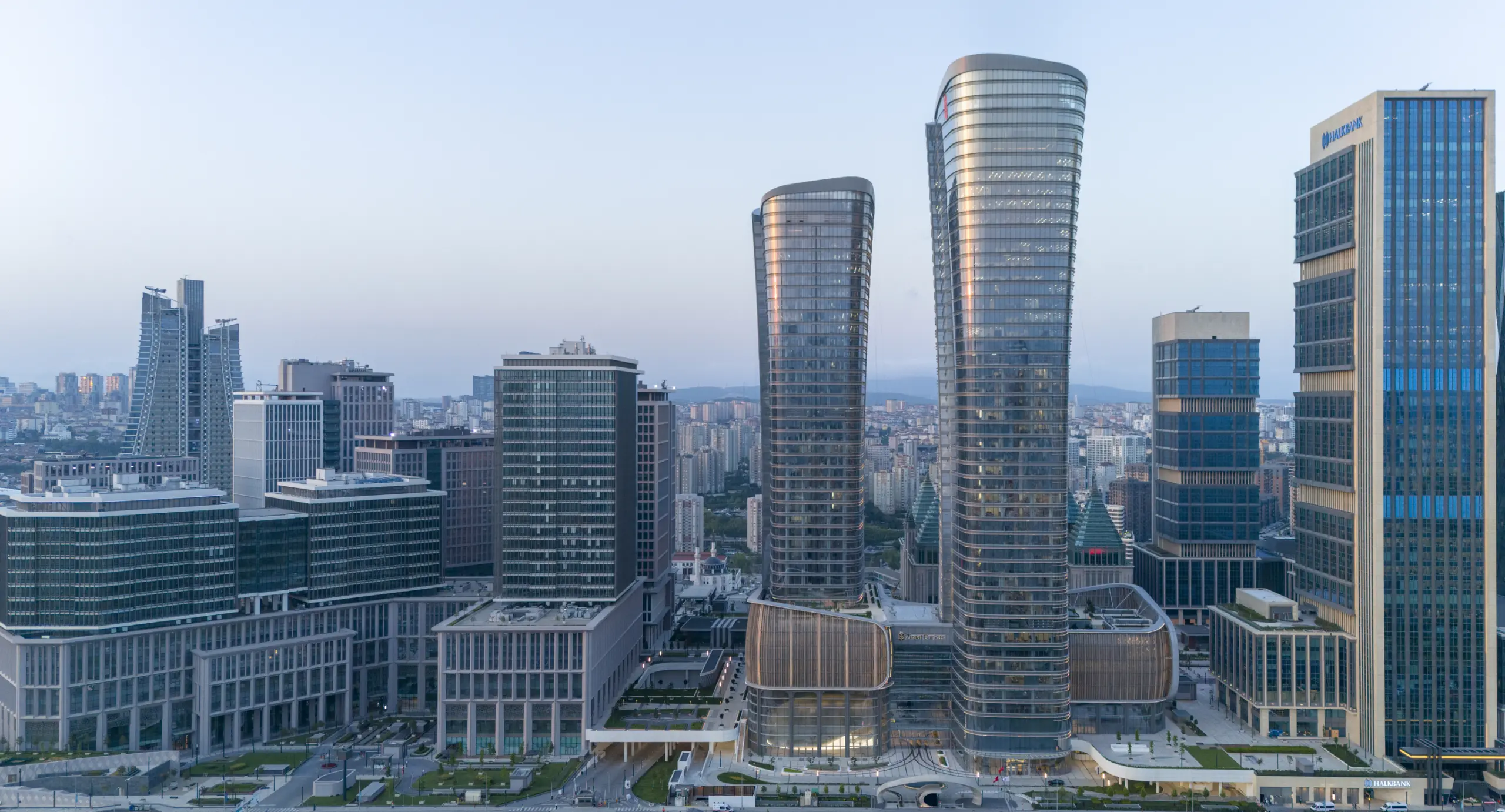 Ziraat Bank headquarters: towers and urban context
