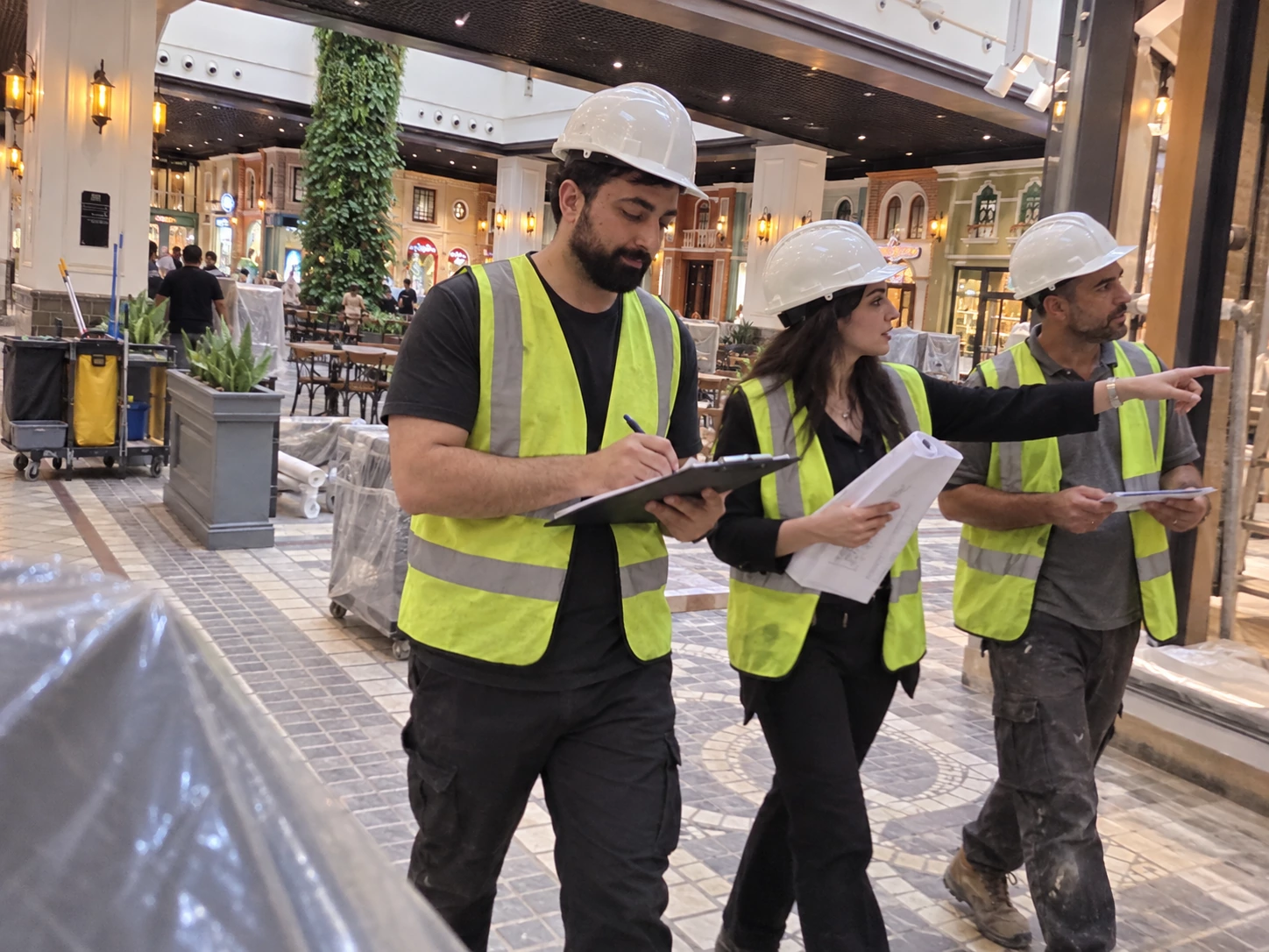 Niayesh Food Hall technical review view