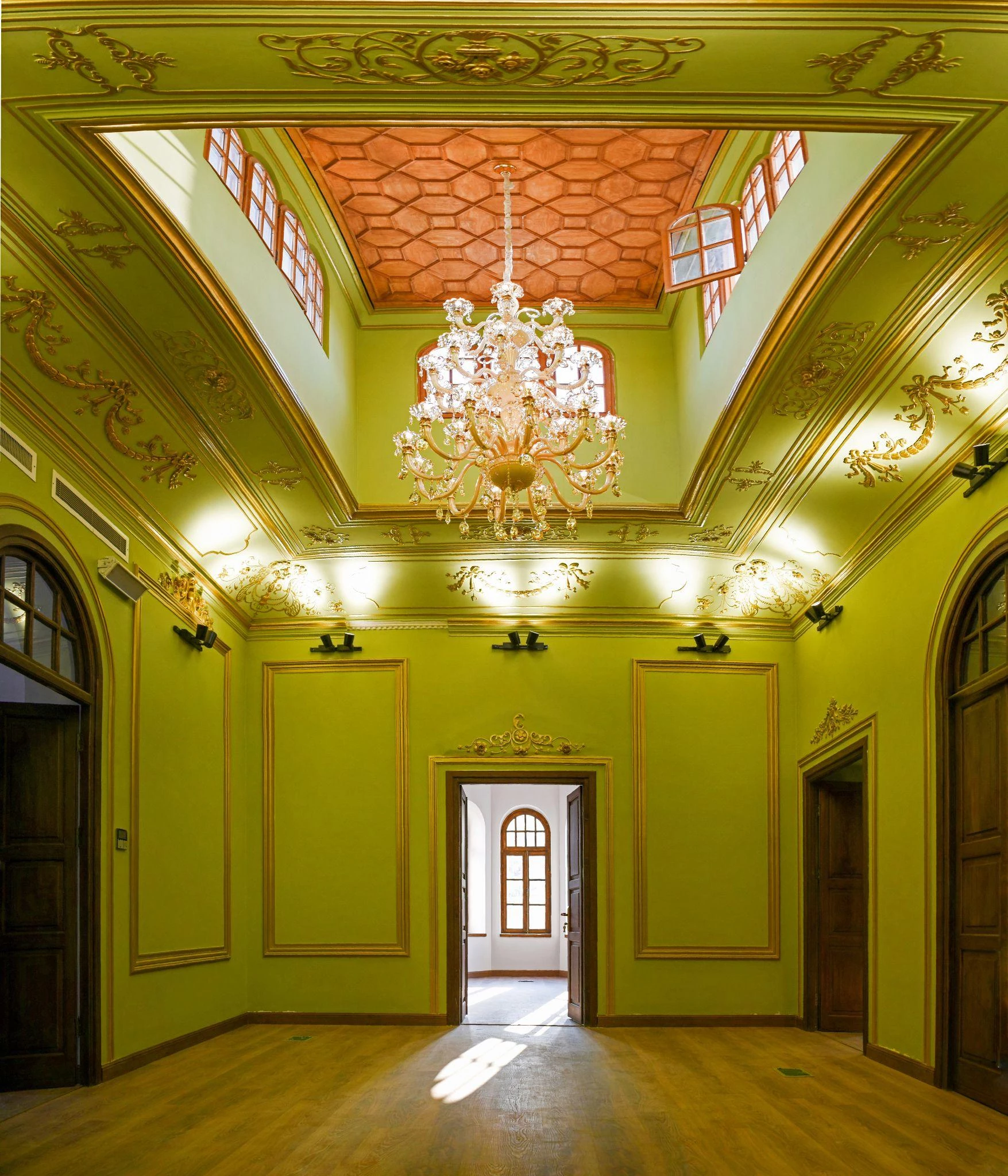 Zahir interior after view